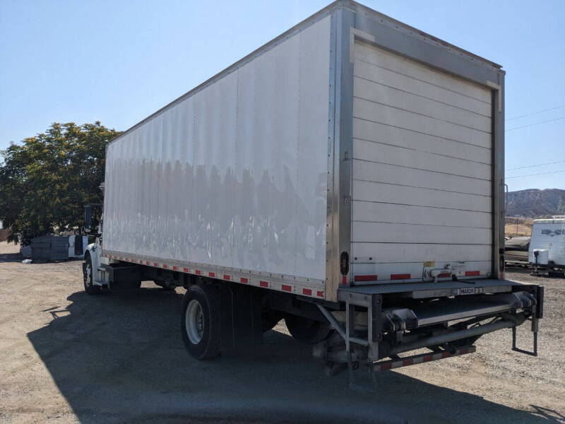 2018 Freightliner M2 106