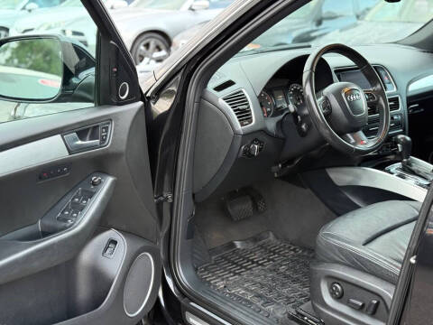 2011 Audi Q5 3.2 quattro Premium Plus