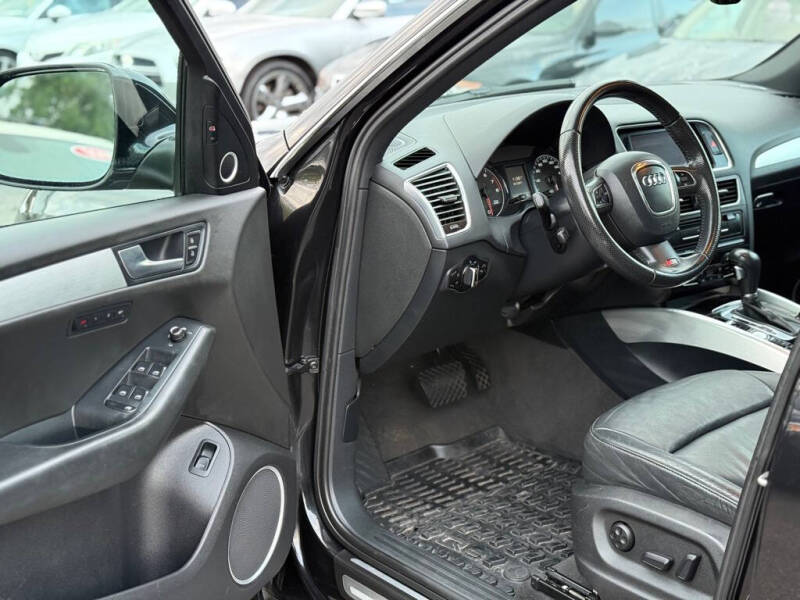 2011 Audi Q5 3.2 quattro Premium Plus