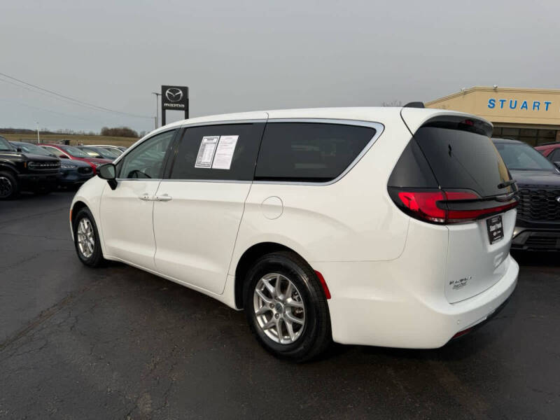 2024 Chrysler Pacifica Touring L