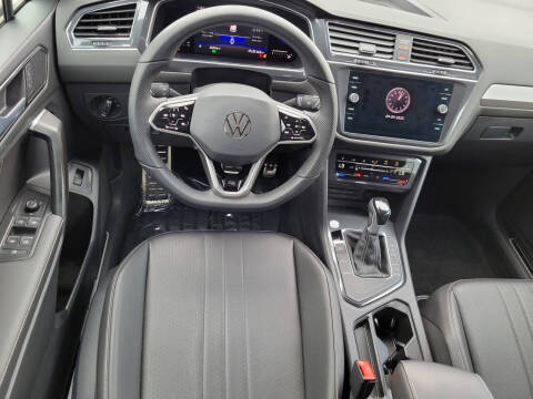 2022 Volkswagen Tiguan SE R-Line Black