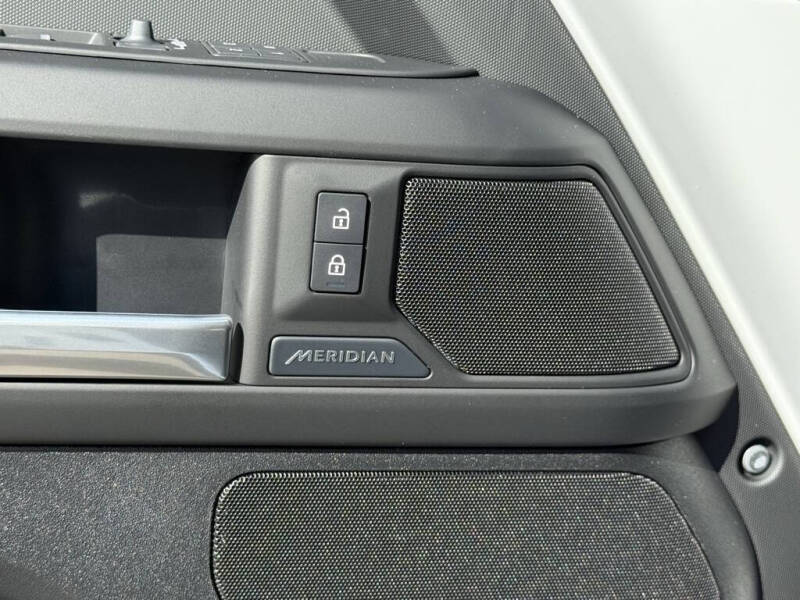 2026 Land Rover Defender 110 P300 S