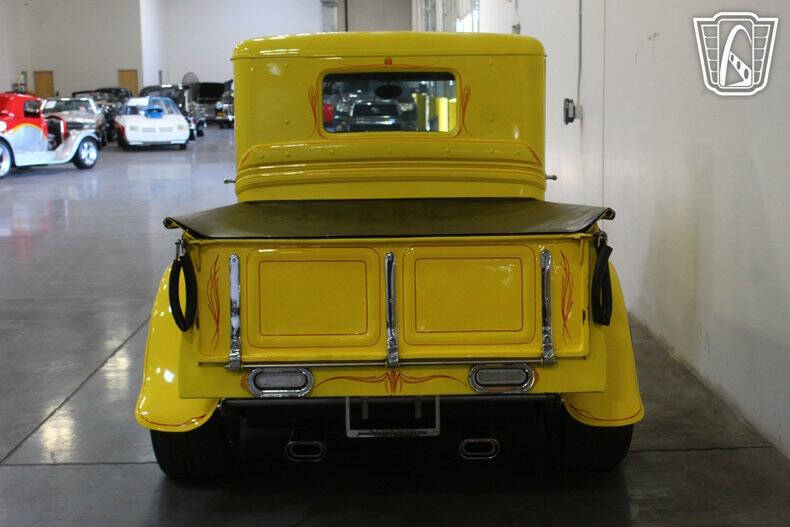 1932 Ford F-100