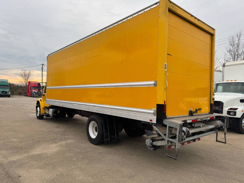 2018 Freightliner M2 106