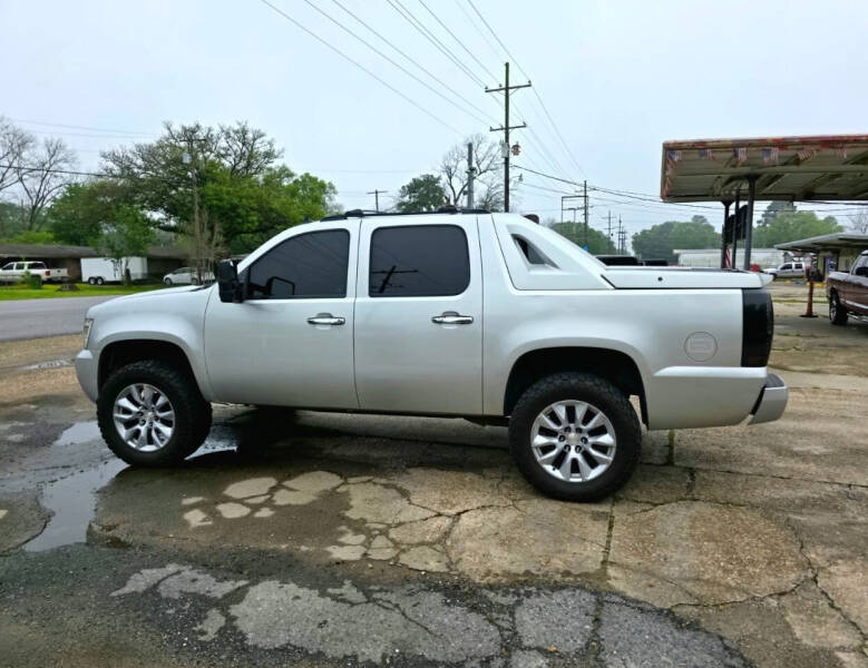 2011 Chevrolet Avalanche LT
