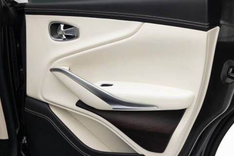 2021 Aston Martin DBX