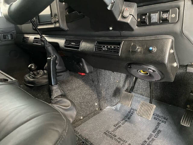 1998 Land Rover Defender 26