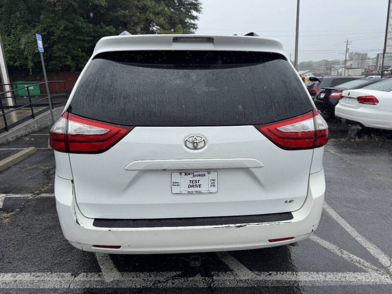 2015 Toyota Sienna LE 8-Passenger