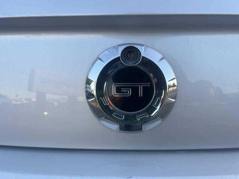 2006 Ford Mustang GT Deluxe