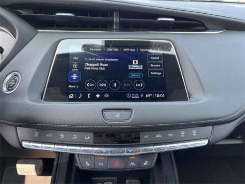 2023 Cadillac XT4 Premium Luxury