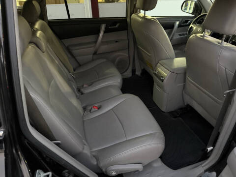 2013 Toyota Highlander SE