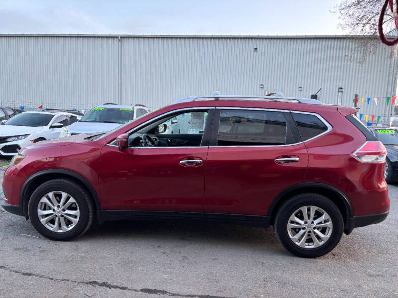 Nissan Rogue's photo