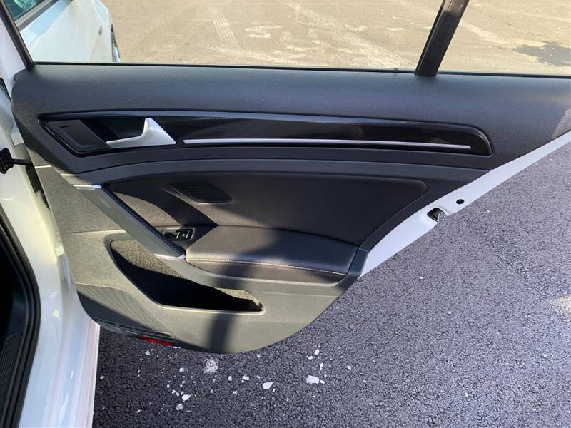 2017 Volkswagen Golf R 4Motion