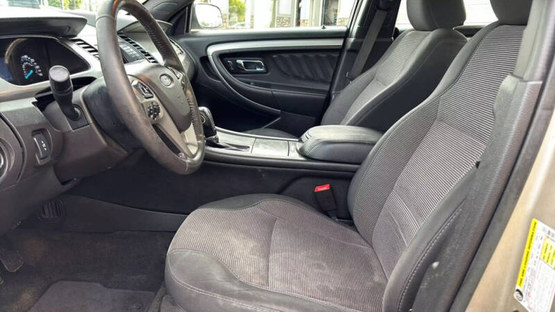 2017 Ford Taurus SEL