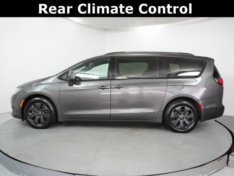 2019 Chrysler Pacifica Hybrid Limited