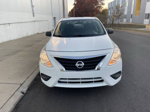 2015 Nissan Versa 1.6 S Plus