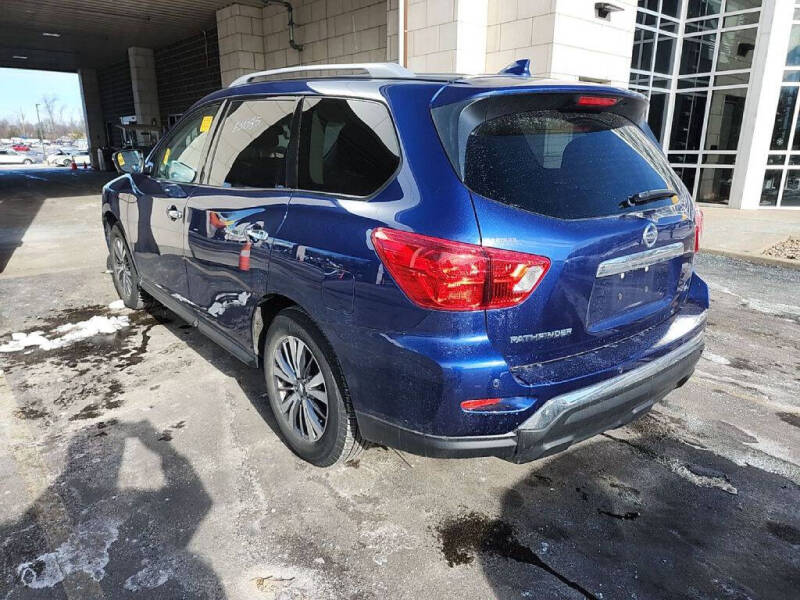 2020 Nissan Pathfinder SL