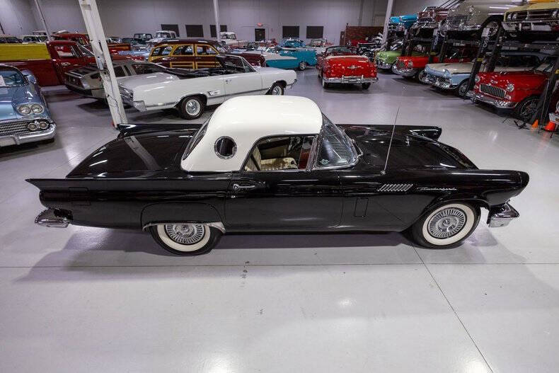 1957 Ford Thunderbird