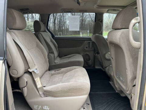 2004 Toyota Sienna