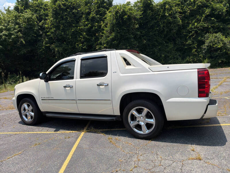 2012 Chevrolet Avalanche LTZ