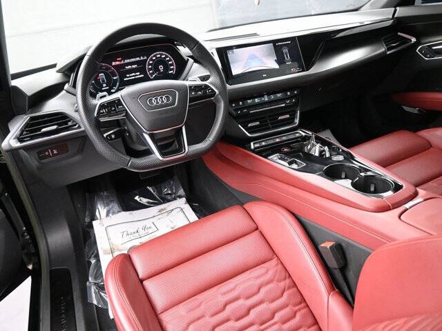 2023 Audi e-tron GT quattro Premium Plus