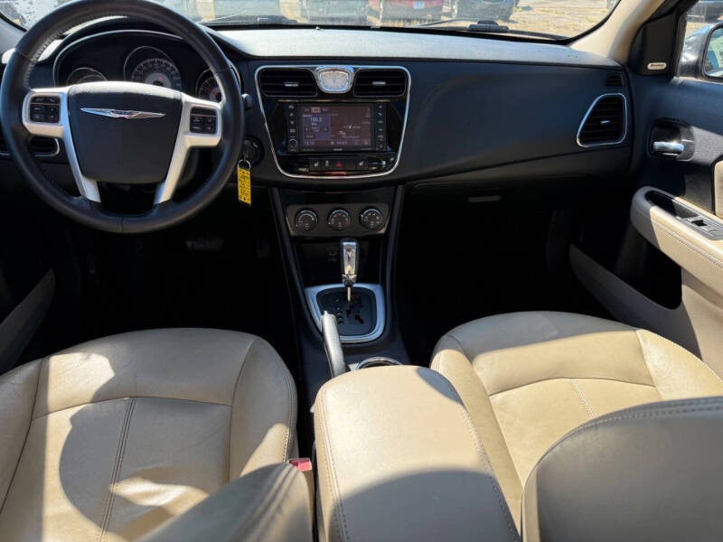 2012 Chrysler 200 Limited