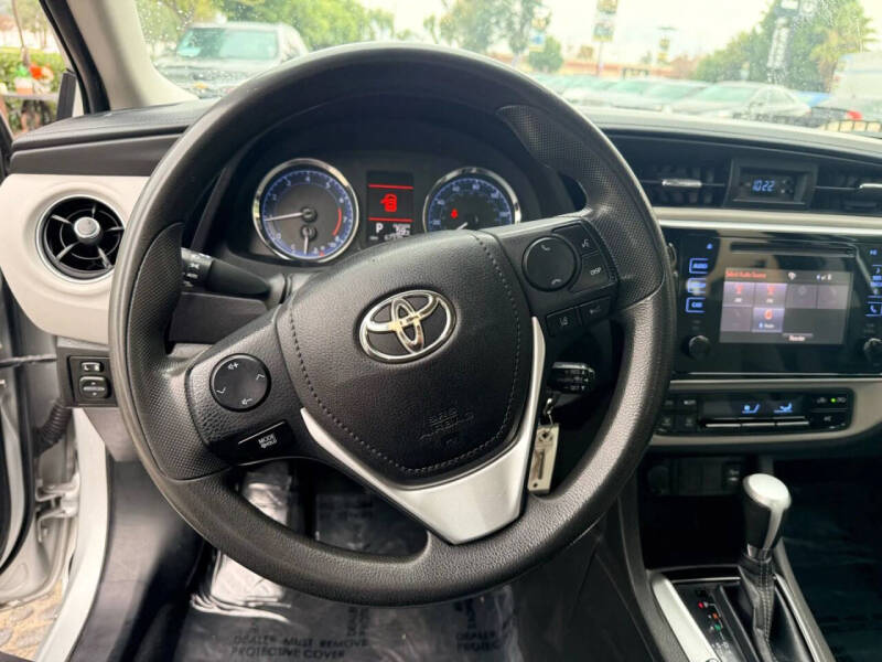 2017 Toyota Corolla LE