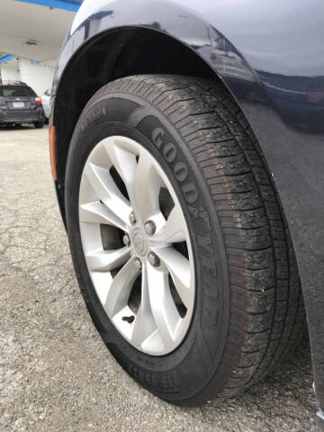 2015 Chrysler 300 Limited