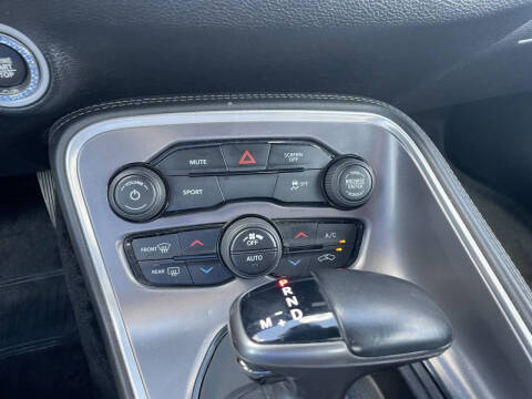 2019 Dodge Challenger SXT