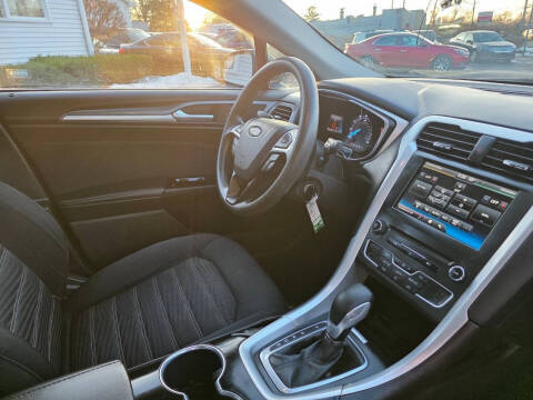2016 Ford Fusion SE