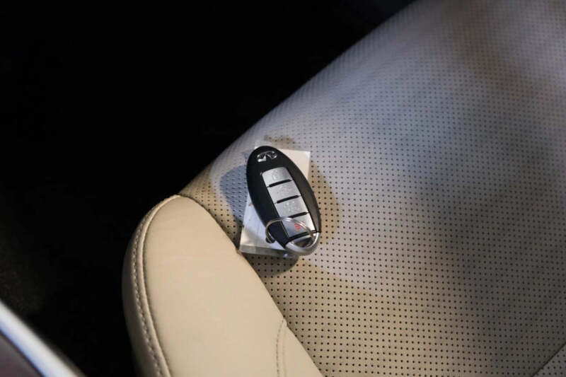 2015 Infiniti Q70 3.7