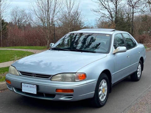 1996 Toyota Camry for sale at CLEAR CHOICE AUTOMOTIVE in Milwaukie OR