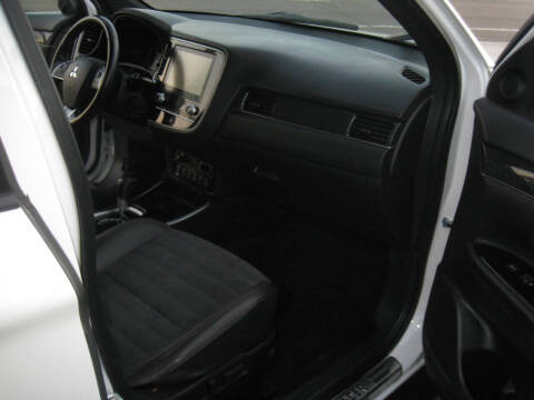 2020 Mitsubishi Outlander Special Edition