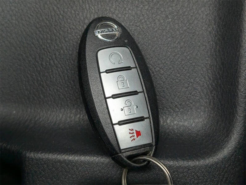 2019 Nissan Kicks SR