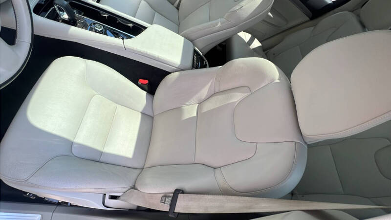 2023 Volvo XC90 B5 Core