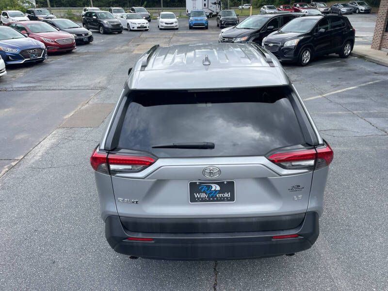 2019 Toyota RAV4 LE