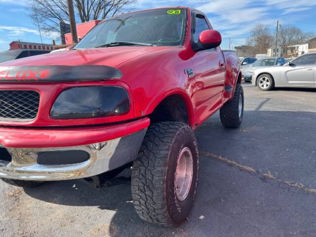 1998 Ford F-150 XLT photo 2