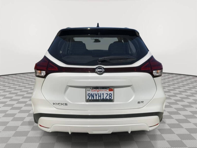 2024 Nissan Kicks SR