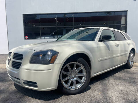 2005 Dodge Magnum for sale at PRIUS PLANET in Laguna Hills CA