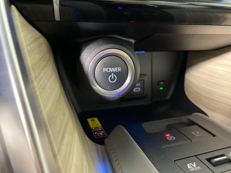 2023 Toyota Venza XLE