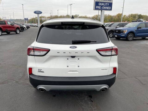 2022 Ford Escape SE