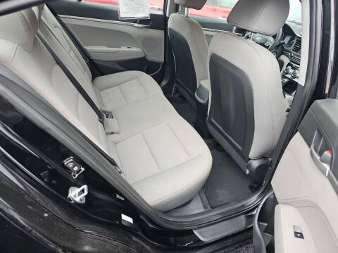 2019 Hyundai Elantra SE