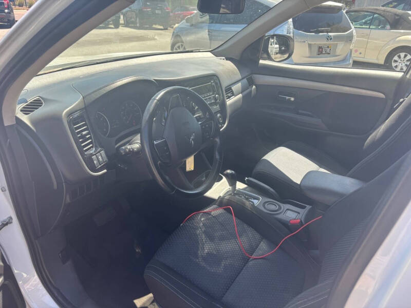 2016 Mitsubishi Outlander ES