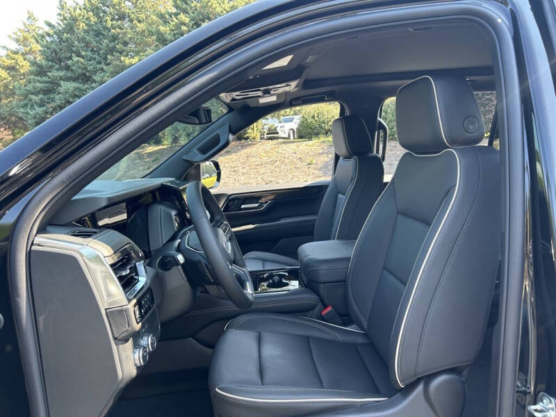 2025 GMC Yukon XL Elevation