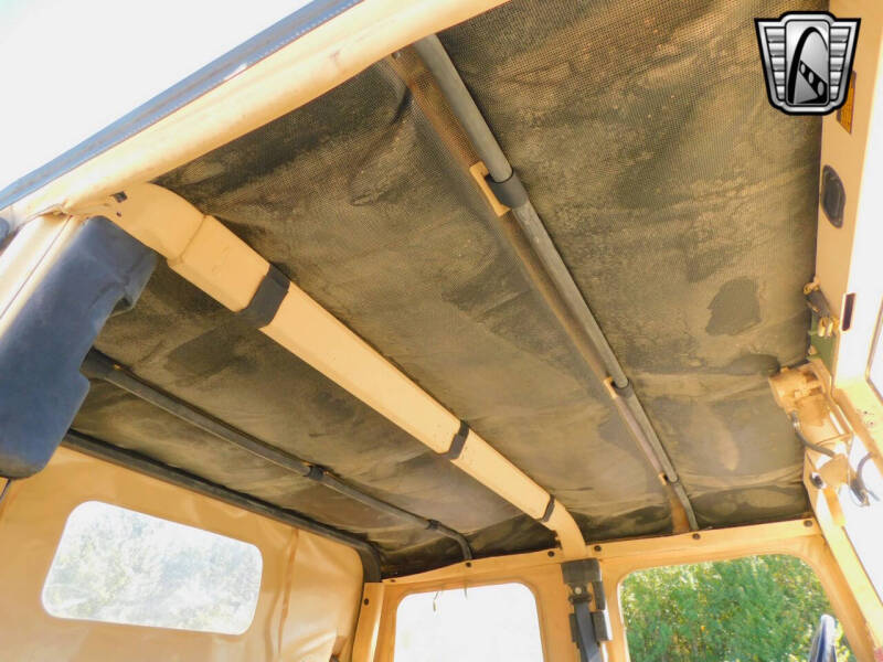 1995 AM General Hummer Hard Top