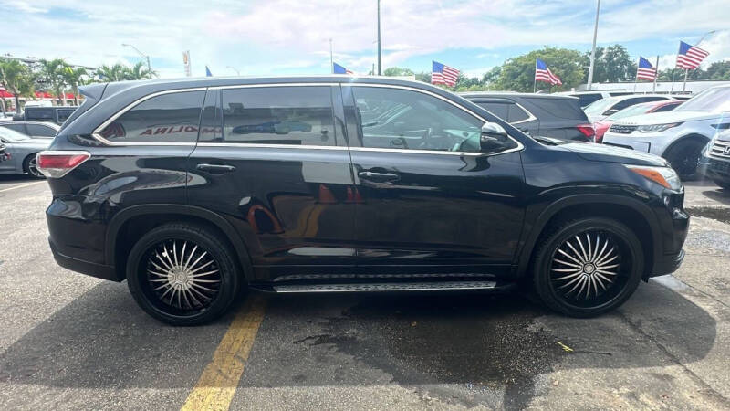 2016 Toyota Highlander LE