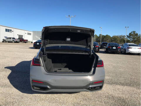 2022 BMW 7 Series 740i