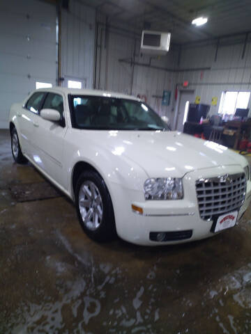 2007 Chrysler 300 for sale at WESTSIDE GARAGE LLC in Keokuk IA