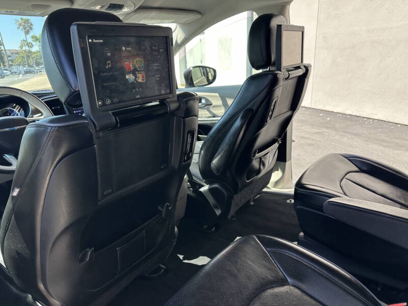 2018 Chrysler Pacifica Hybrid Limited
