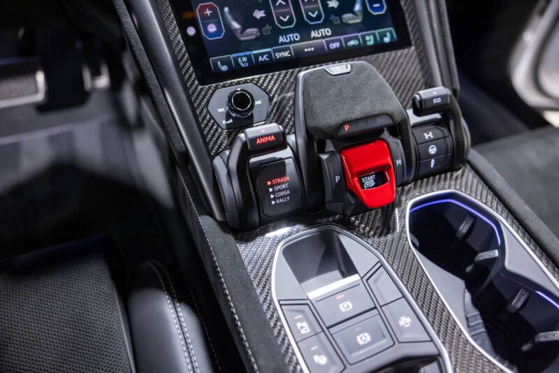 2023 Lamborghini Urus Performante